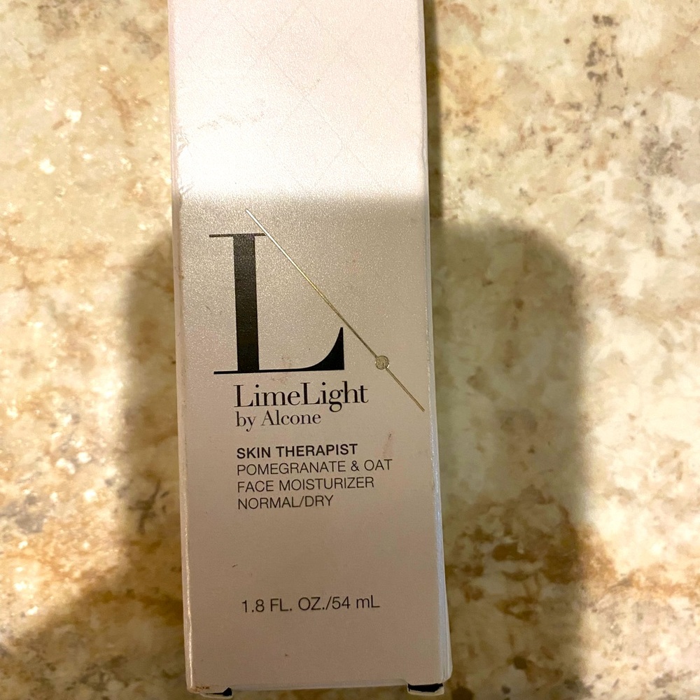 Néw in Box Limelight (now Limelife) Skin Therapist Face Moisturizer 1.8 oz.